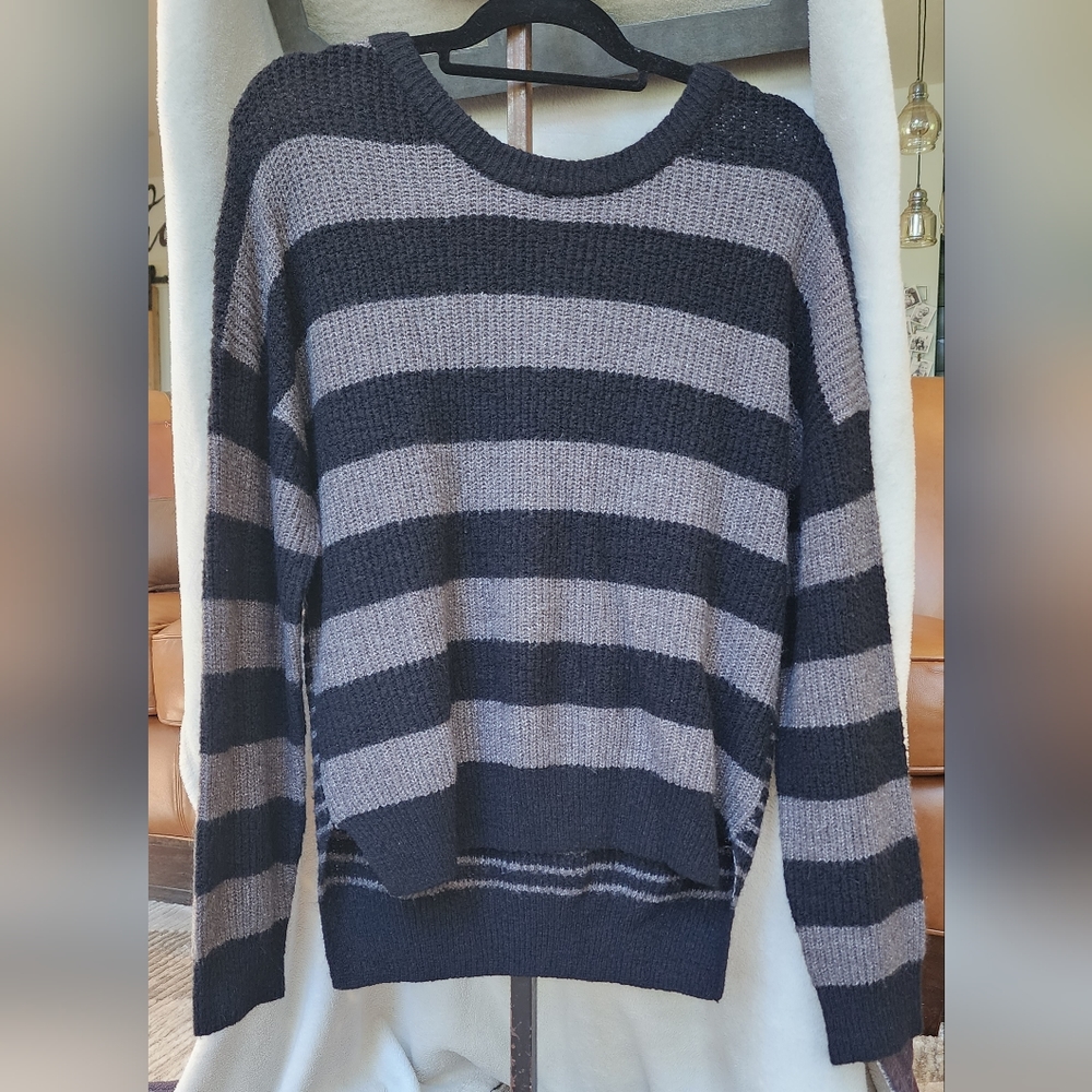 Stitch fix Market & spruce black and gray striped high low sweater. L